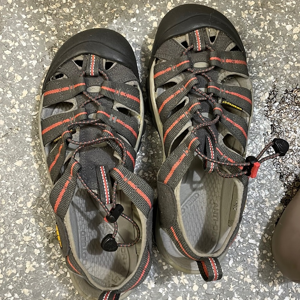 Keen women’s size 10